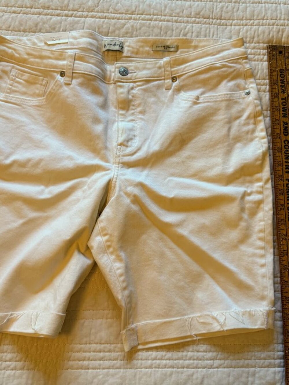 NWT Womens Wonderly White Denim 5 Pocket‎ Mid Rise Bermuda Cuffed Shorts SZ 16